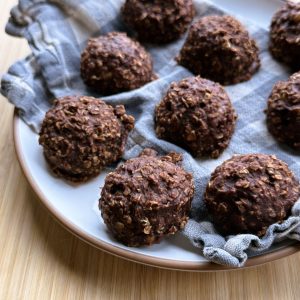 healthy flourless chocolate banana oat cookies