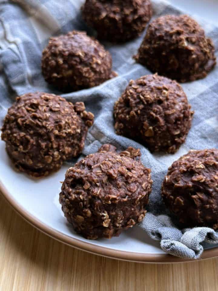 healthy flourless chocolate banana oat cookies